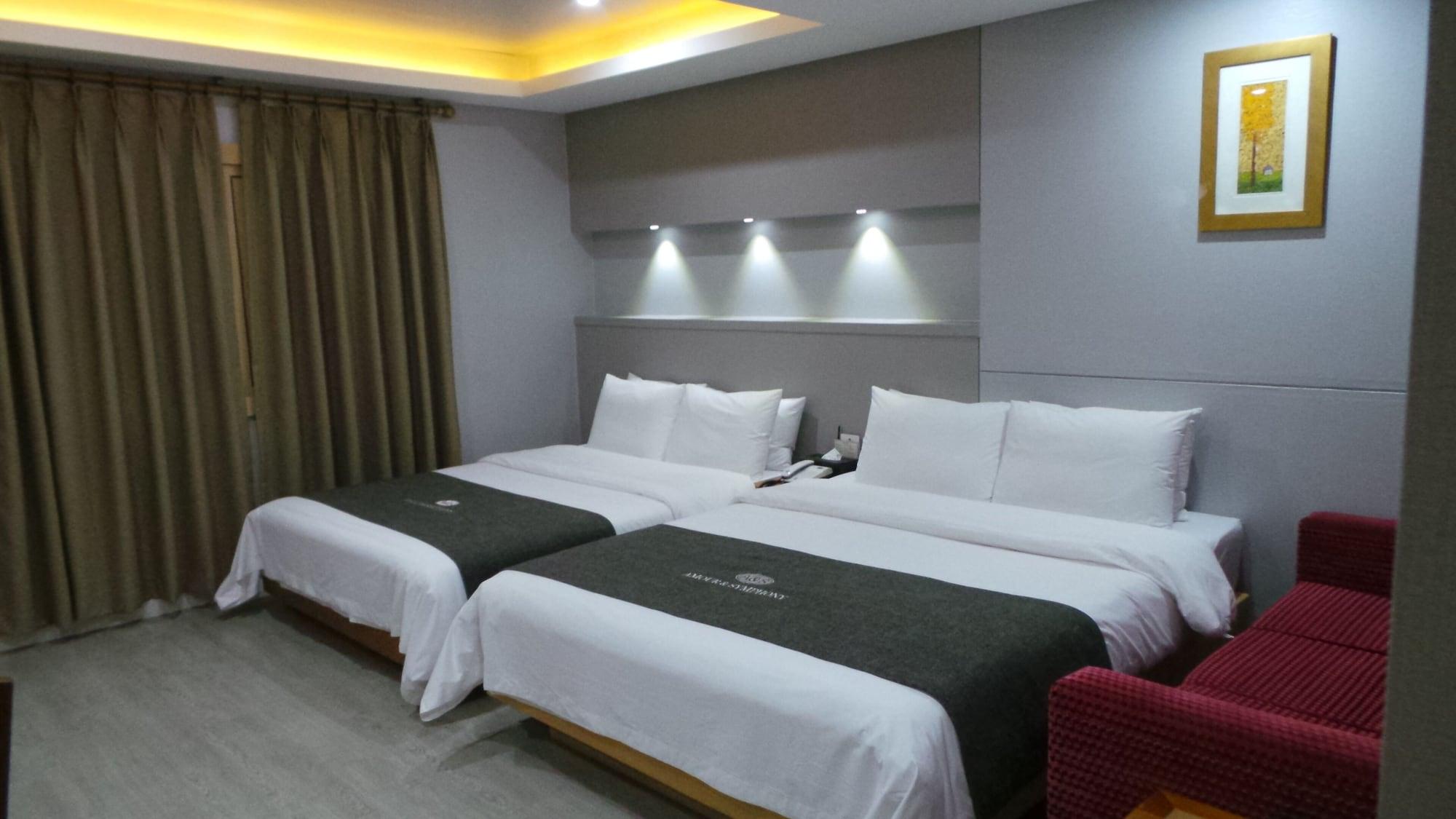 Amour Hotel Suwon Esterno foto