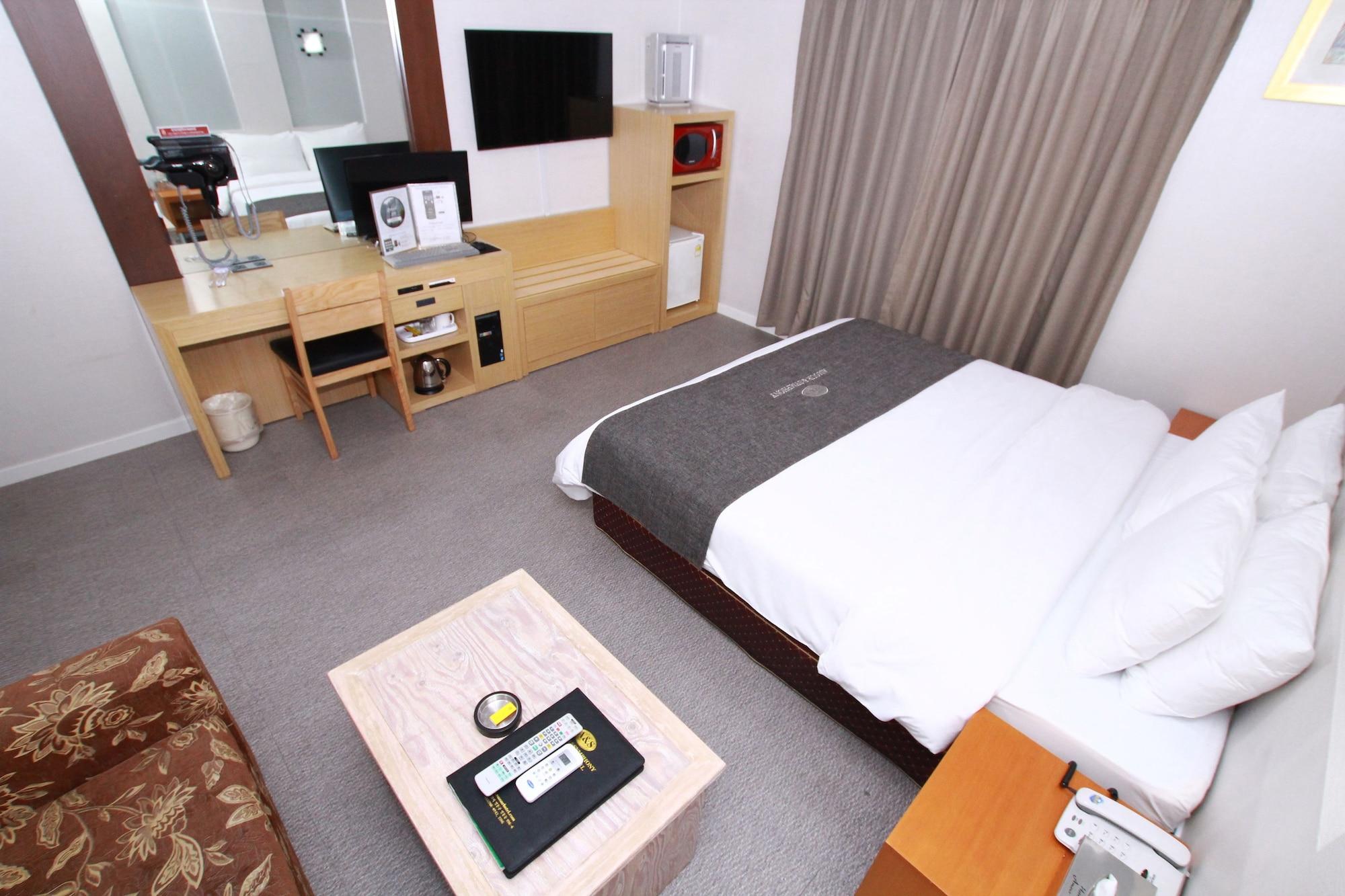 Amour Hotel Suwon Esterno foto