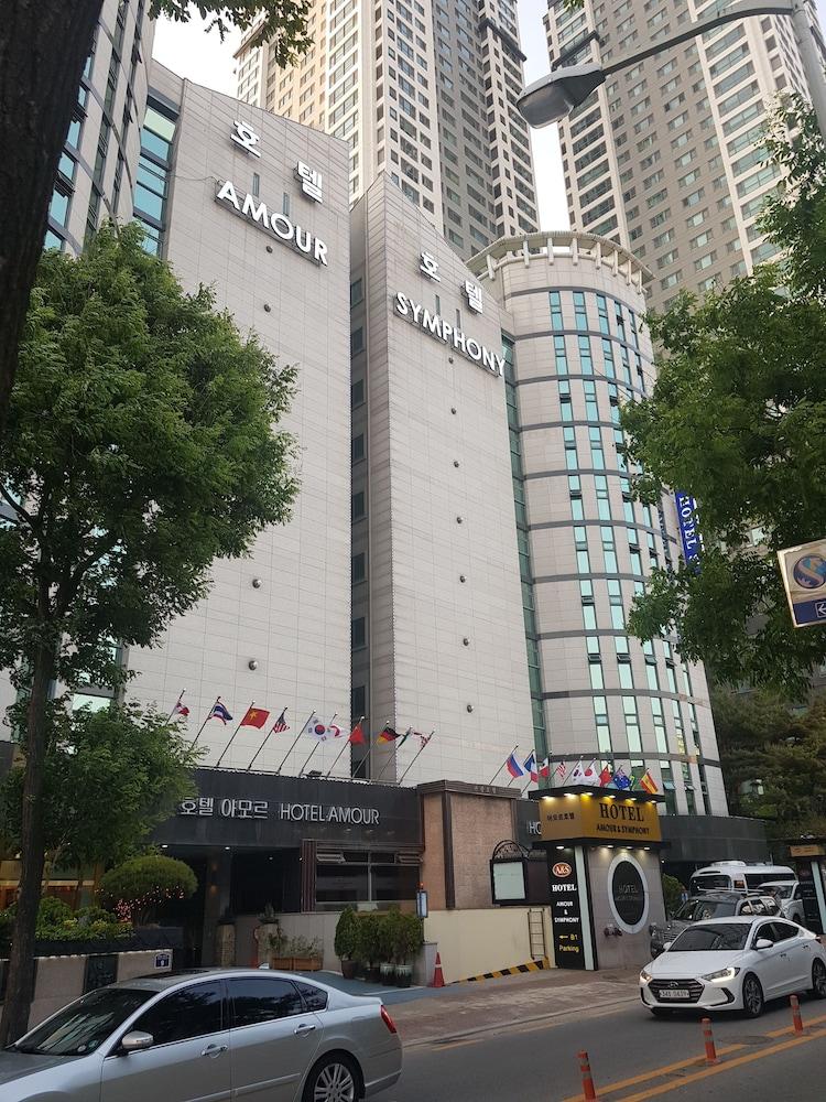 Amour Hotel Suwon Esterno foto