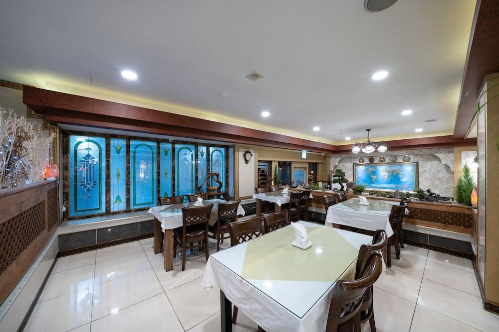 Amour Hotel Suwon Esterno foto
