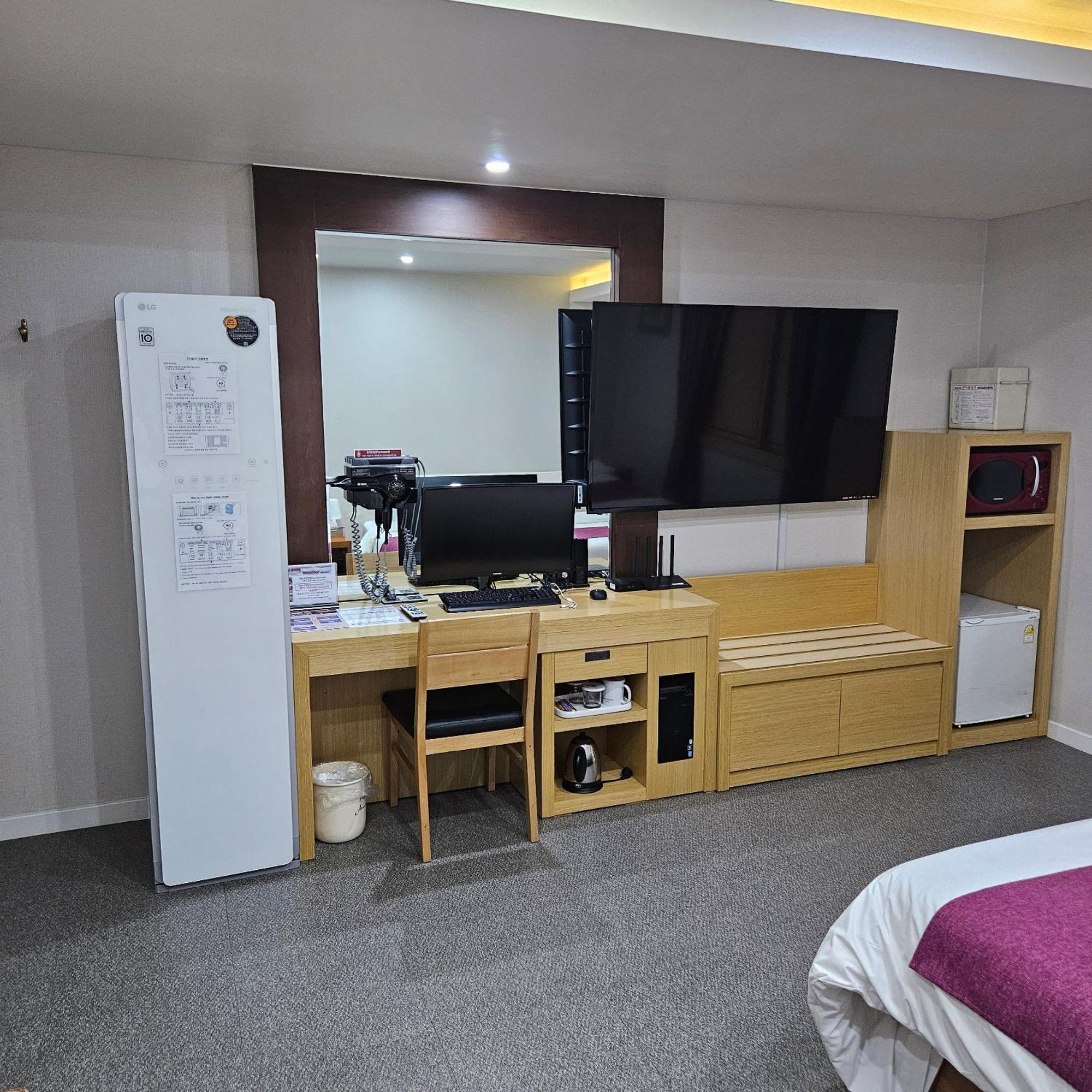 Amour Hotel Suwon Esterno foto