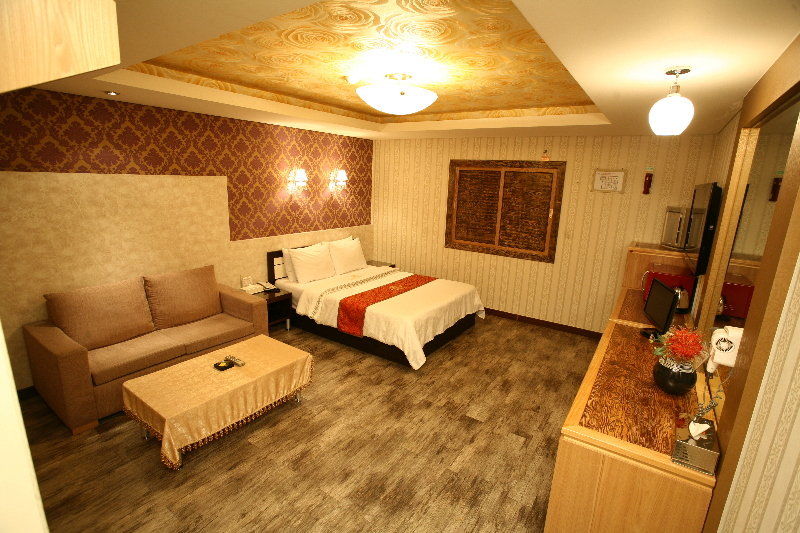 Amour Hotel Suwon Esterno foto