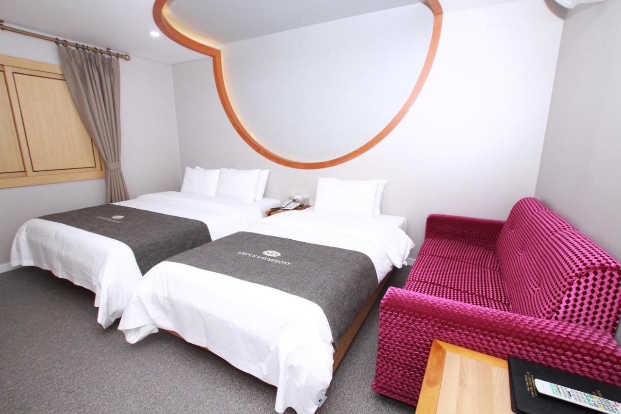 Amour Hotel Suwon Esterno foto